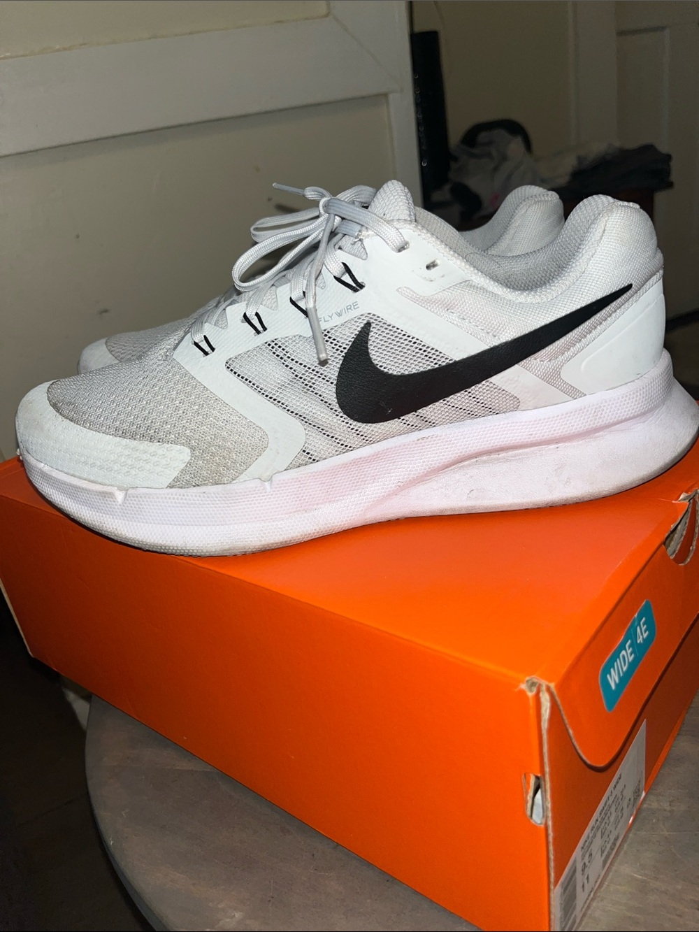 Nike White and Black Flywire Mesh Running Sneakers